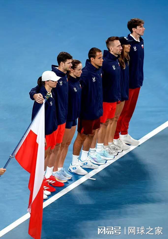 kaiyun-波兰逆转首夺联合杯，本西奇送蛋丝袜仍难救主，瓦林卡被批拖油瓶