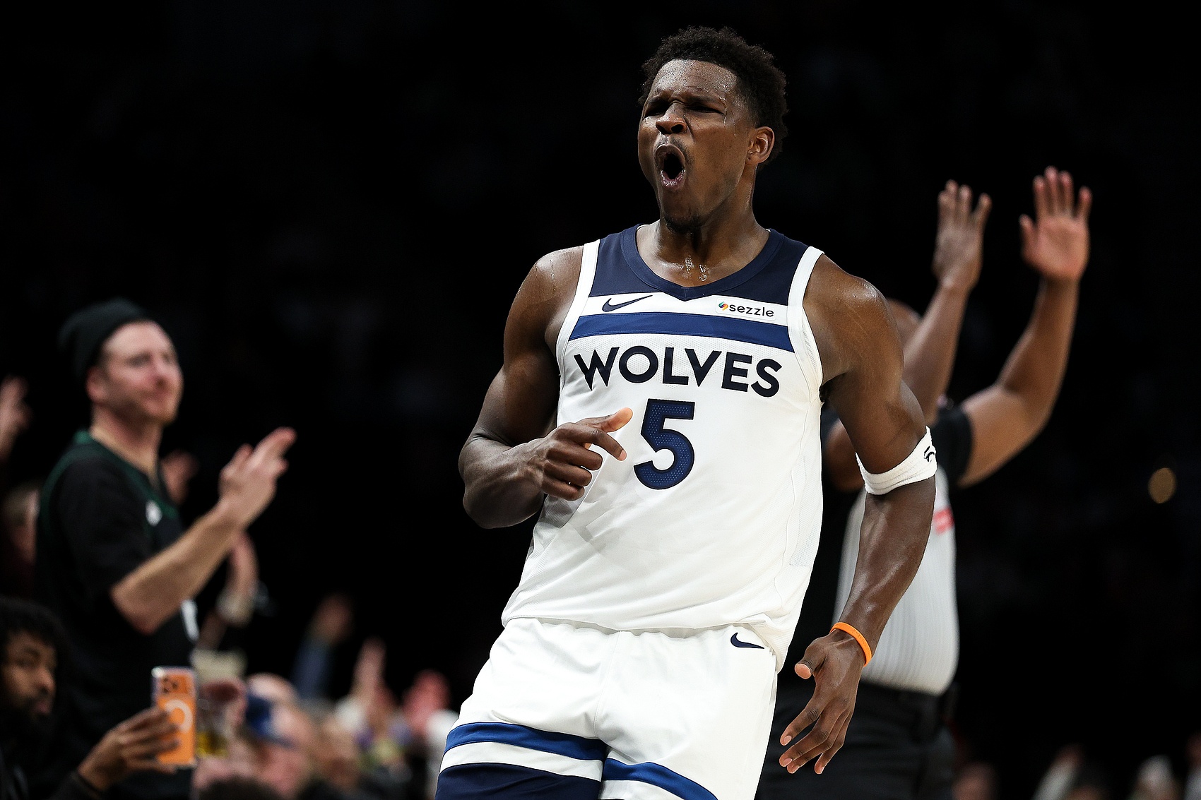 开云-阿里纳斯：华子配得上更多MVP讨论 他攻防出色&amp;进步体现在战绩上