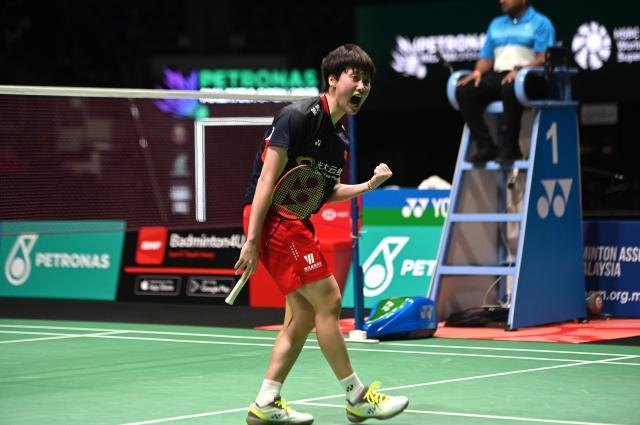 kaiyun-陈雨菲赢下新老奥运冠军之争 国羽女单男双剩独苗