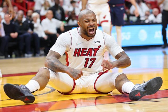 76人携手塔克已是大概率事件 哈登是否降薪成重点