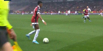 【法甲】姆巴佩缺阵梅西0射 巴黎客场遭绝杀负尼斯